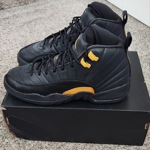 Air Jordan 12 Retro, size 7Y, black/taxi